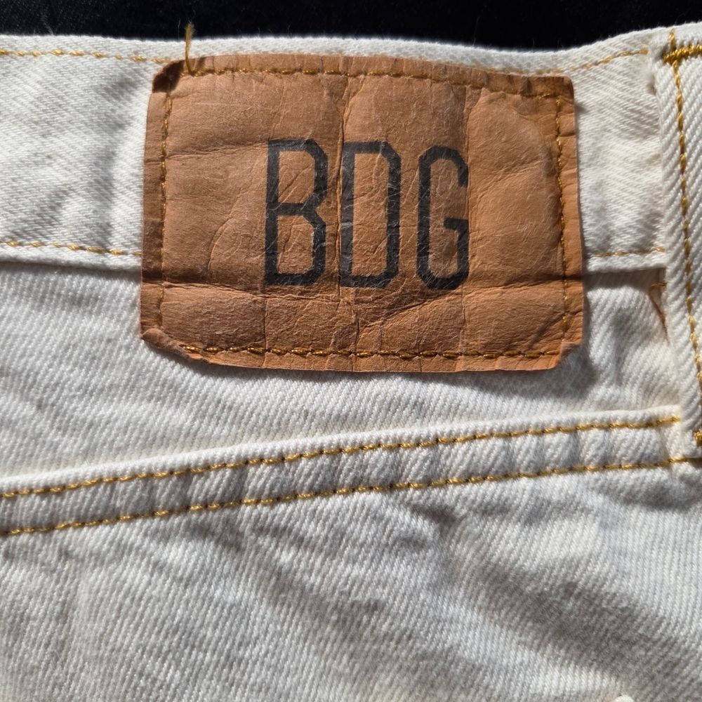BDG Cowboy Jean 34 29-Inseam Distressed Cream Denim Raw Hem Straight Y2K Western - Picture 11 of 15